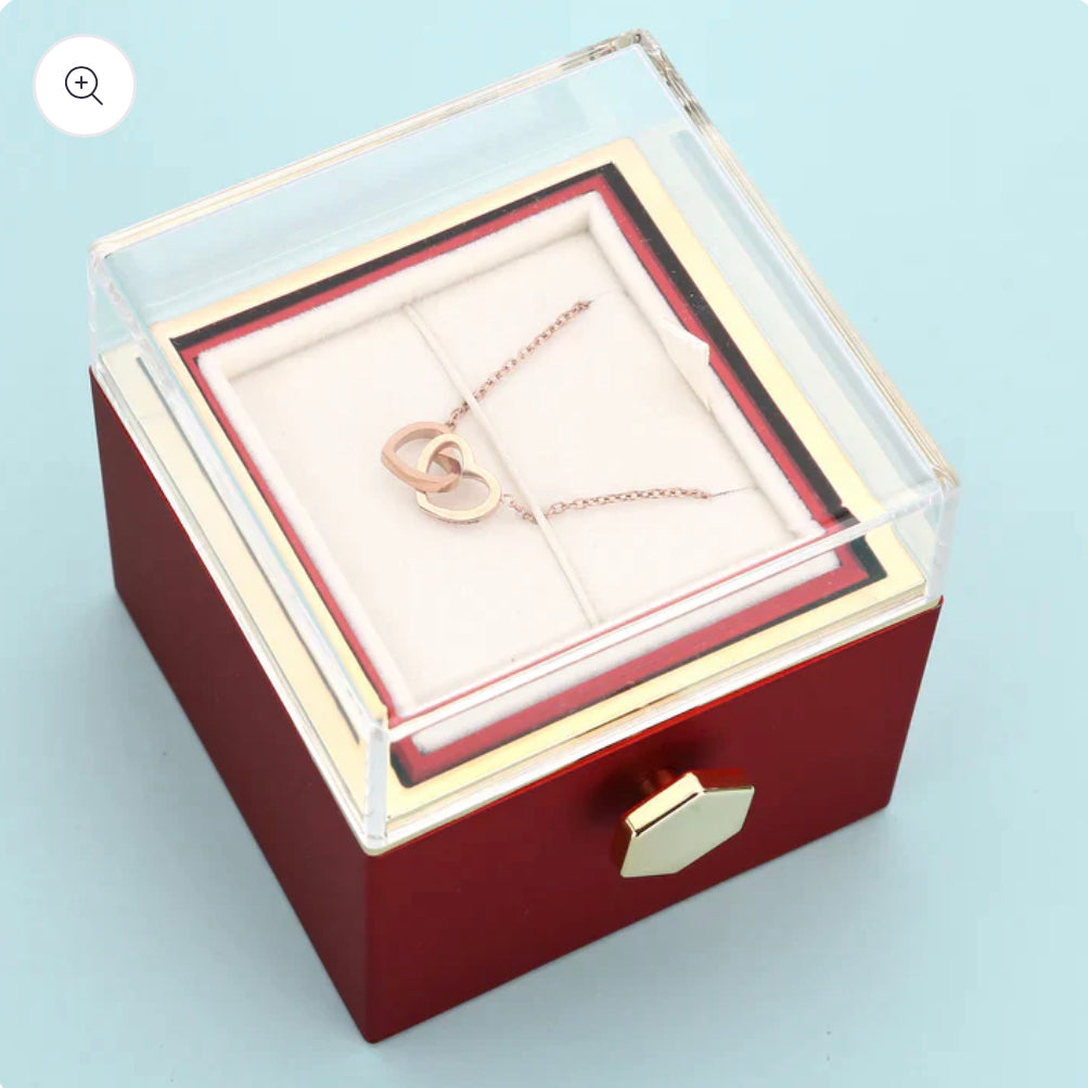 Box with Eternal Rose &amp; Personalized Necklace with Names