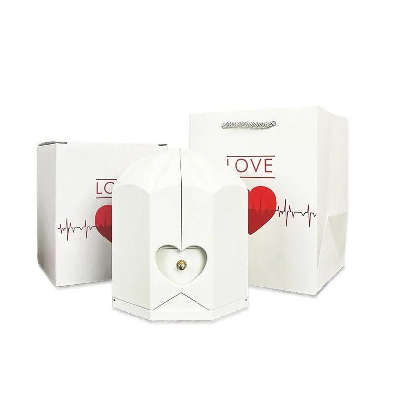 Caja con Girasol Eterno & Collar Corazón Personalizado